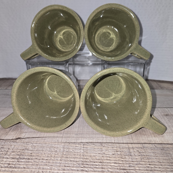 VINTAGE USA POTTERY SET OF 4 CERAMIC MUG SET DRIP GLASS GREEN FLUTED DESIGN - Picture 3 of 8